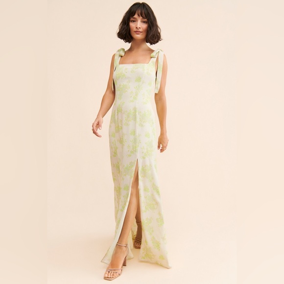 Awaylee Dresses & Skirts - Awaylee Tie Strap Maxi Dress